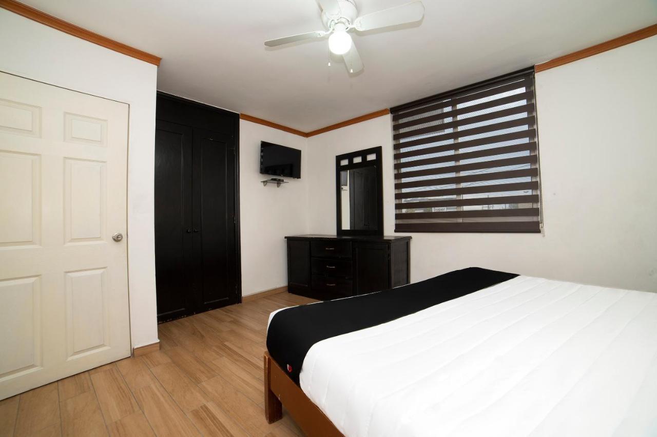 Hôtel Amueblados San Isidro à León de los Aldamas Extérieur photo