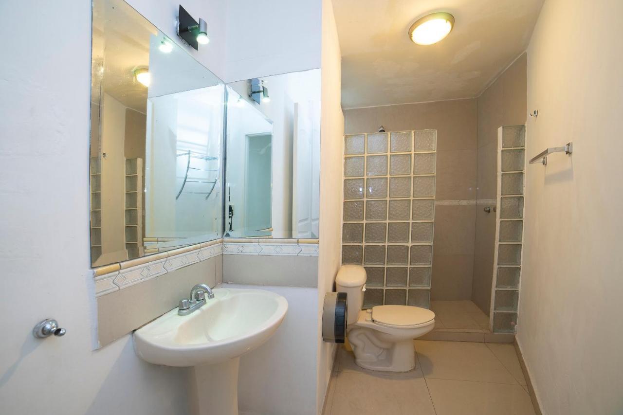Hôtel Amueblados San Isidro à León de los Aldamas Extérieur photo