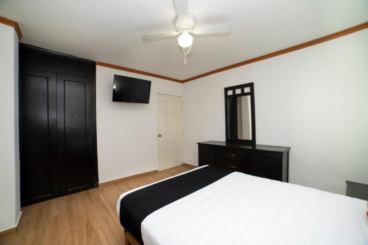 Hôtel Amueblados San Isidro à León de los Aldamas Extérieur photo